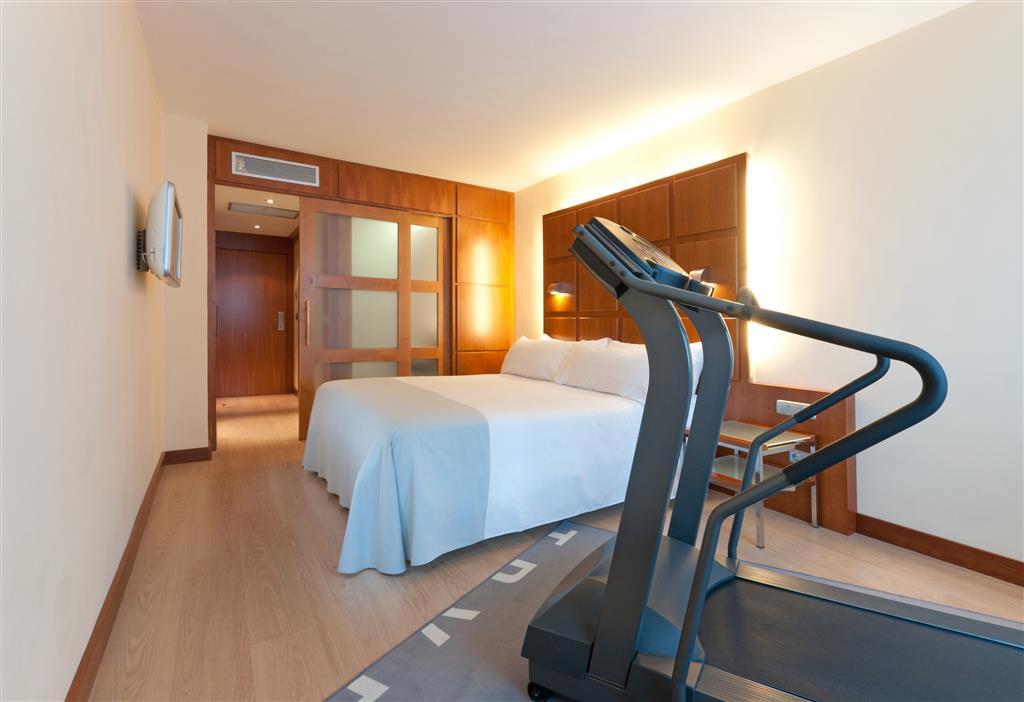 ปอร์ต อซาฟาตา บาเลนเซีย Hotel มานิเซส ภายนอก รูปภาพ