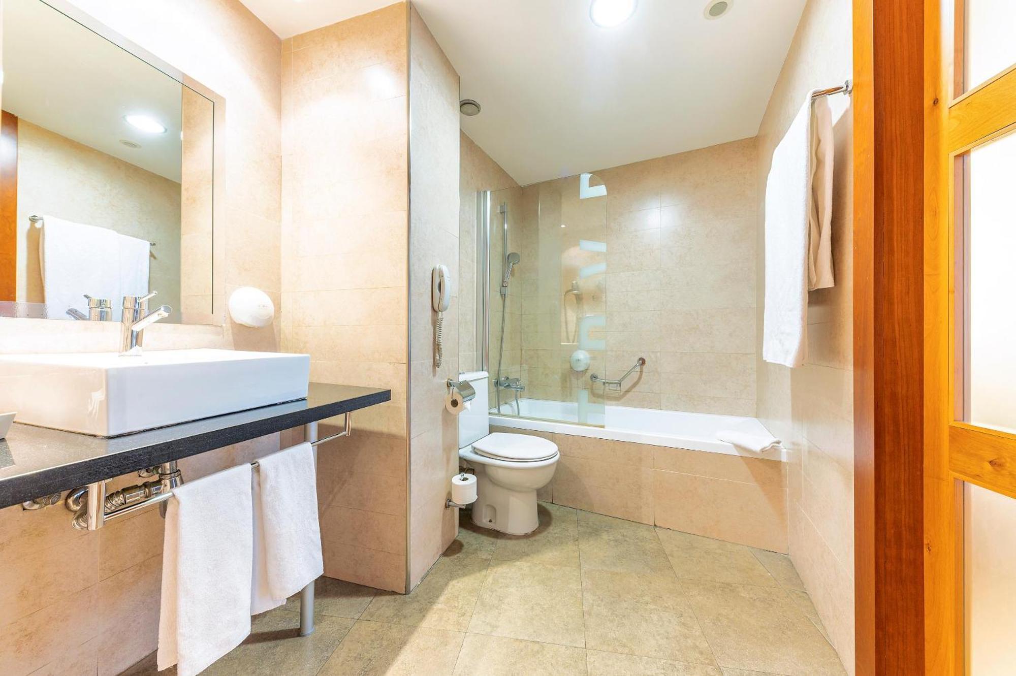 ปอร์ต อซาฟาตา บาเลนเซีย Hotel มานิเซส ภายนอก รูปภาพ