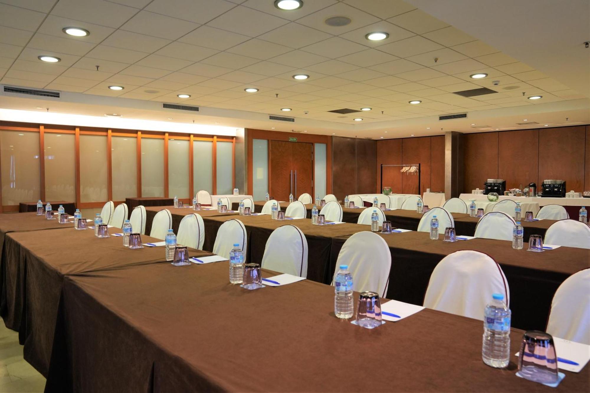 ปอร์ต อซาฟาตา บาเลนเซีย Hotel มานิเซส ภายนอก รูปภาพ