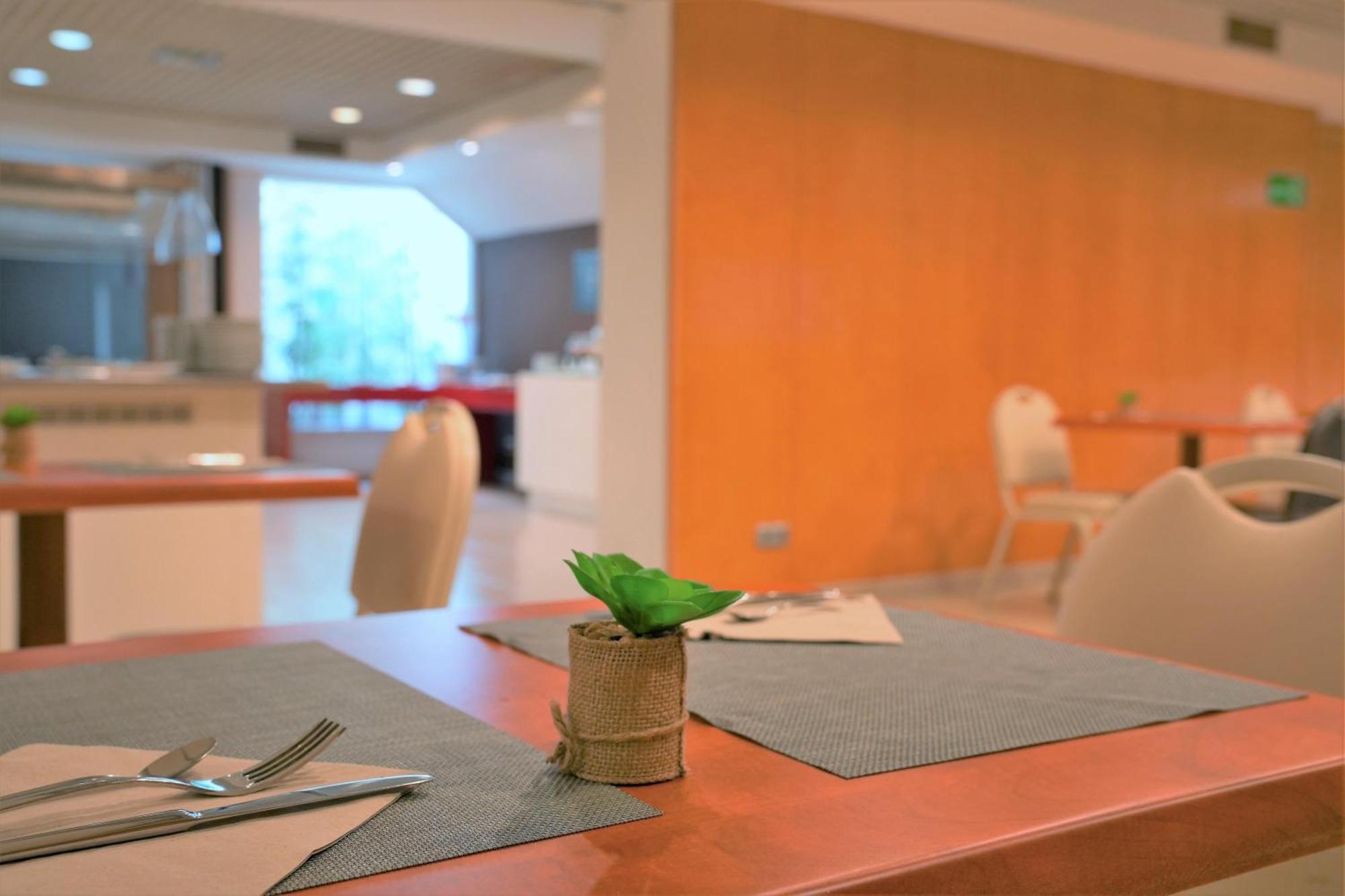 ปอร์ต อซาฟาตา บาเลนเซีย Hotel มานิเซส ภายนอก รูปภาพ